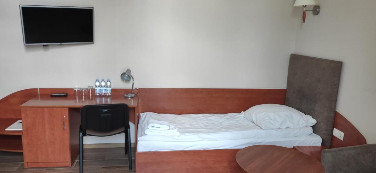 Sierosław Hotel Przylesie מראה חיצוני תמונה