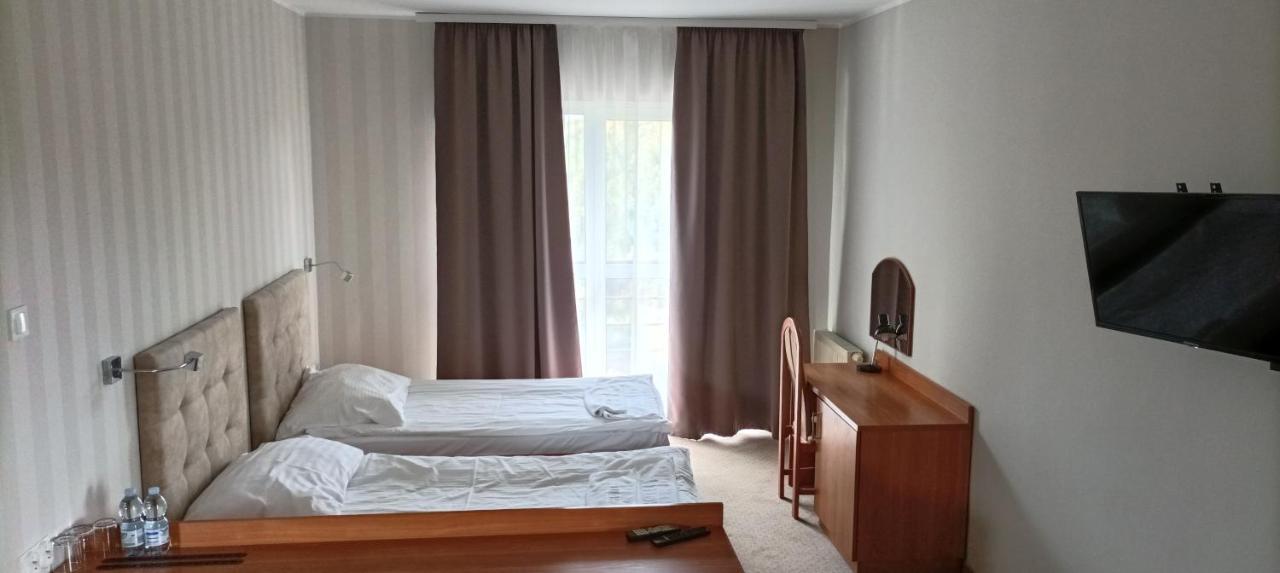 Sierosław Hotel Przylesie מראה חיצוני תמונה