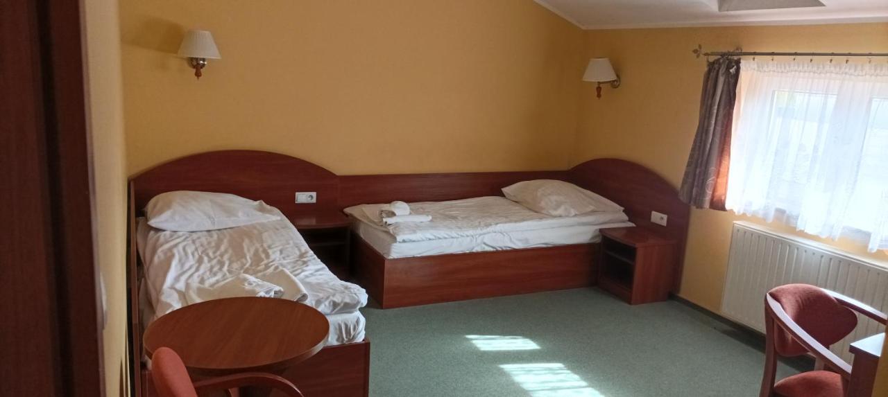 Sierosław Hotel Przylesie מראה חיצוני תמונה